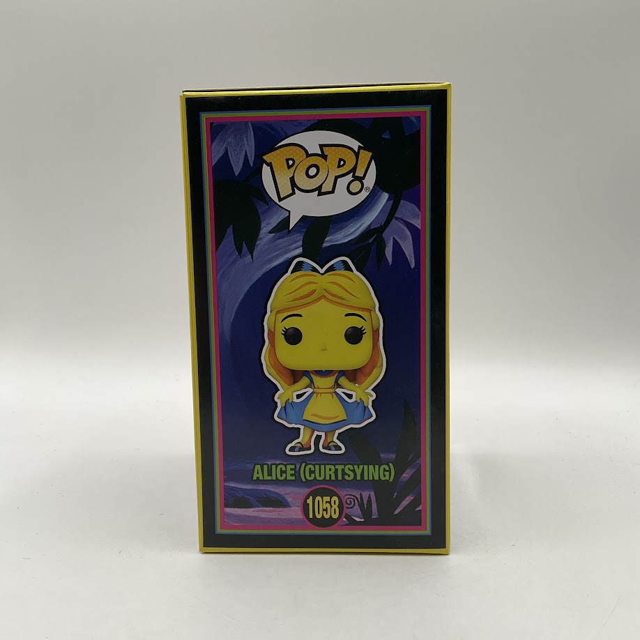 Alice (Curtsying) (Blacklight) Funko Pop! Alice in Wonderland #1058 Exclusive、Funko、kayou