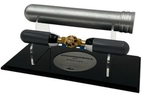 James Bond Thunderball Breather Prop Replica Limited Edition of 500 (Pre-Order ships March)、ToyWiz、kayou