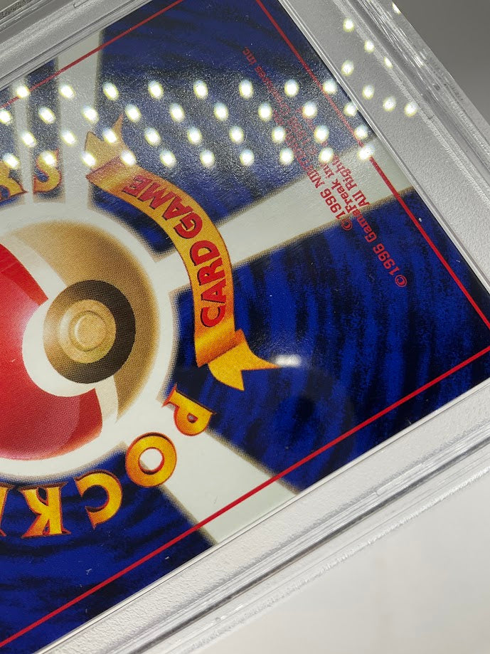 Rocket's Moltres Pokemon Gym Holo Japanese #146 PSA 8、Collector Store LLC Gaming、kayou