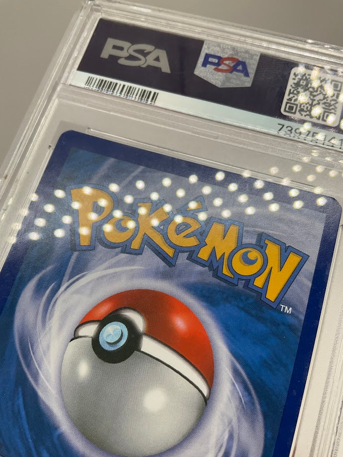Rayquaza Pokemon Dragon Vault Stamp #11 PSA 8、Collector Store LLC Gaming、kayou