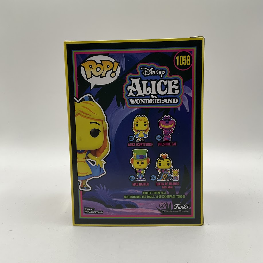Alice (Curtsying) (Blacklight) Funko Pop! Alice in Wonderland #1058 Exclusive、Funko、kayou