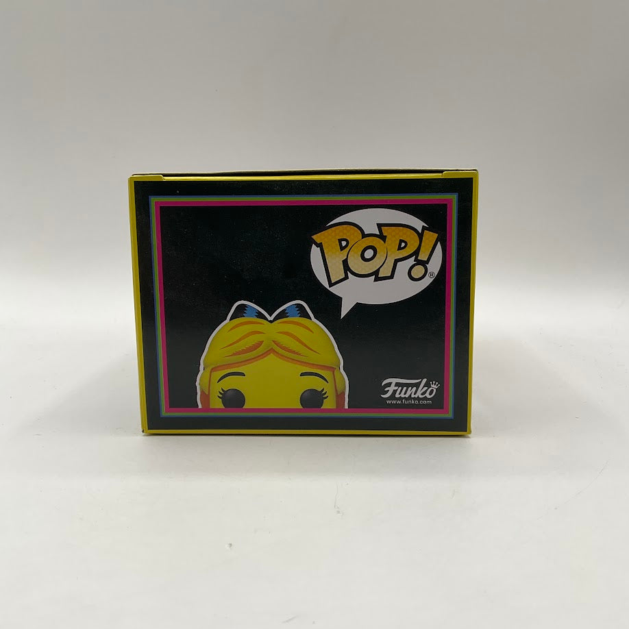 Alice (Curtsying) (Blacklight) Funko Pop! Alice in Wonderland #1058 Exclusive、Funko、kayou