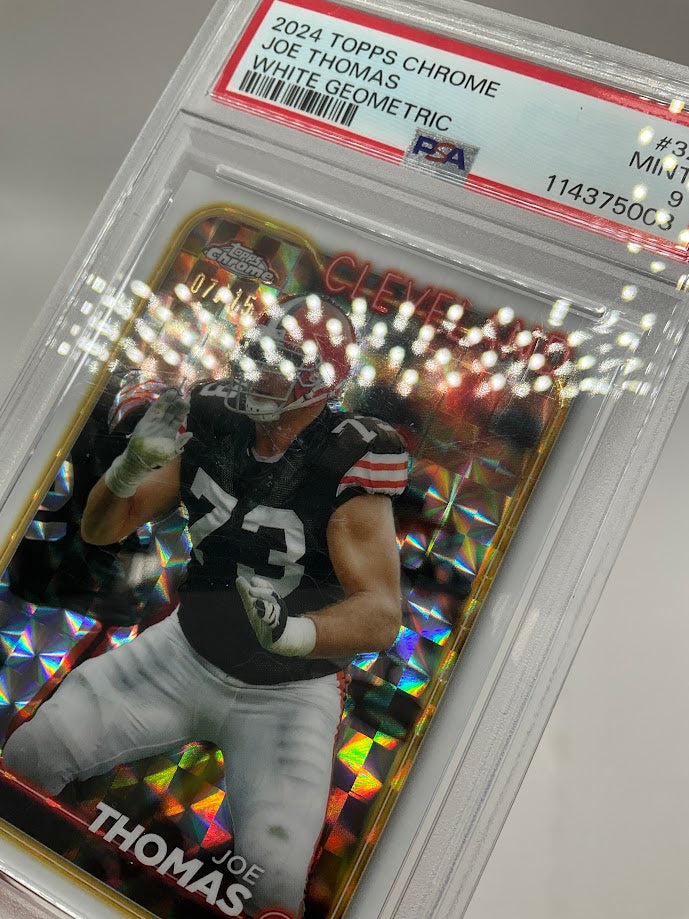 Joe Thomas 2024 Topps Chrome White Geometric Refractor 07/15 #32 PSA 9、Collector Store LLC、kayou